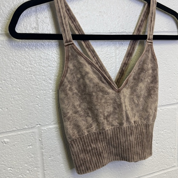 NWOT Zenana Tan Ribbed V-Neck Bralette Crop with Adjustable Straps - Picture 3 of 5